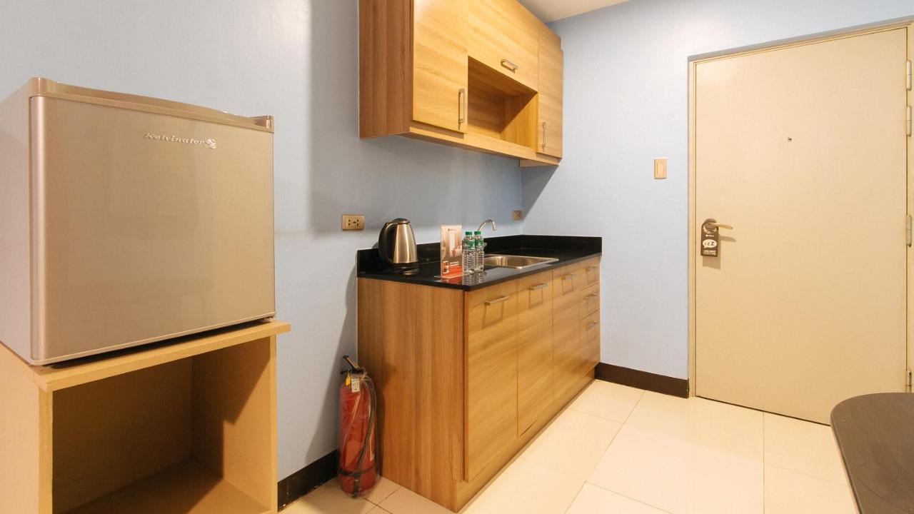 Reddoorz Plus @ Kamuning Quezon City Exterior photo