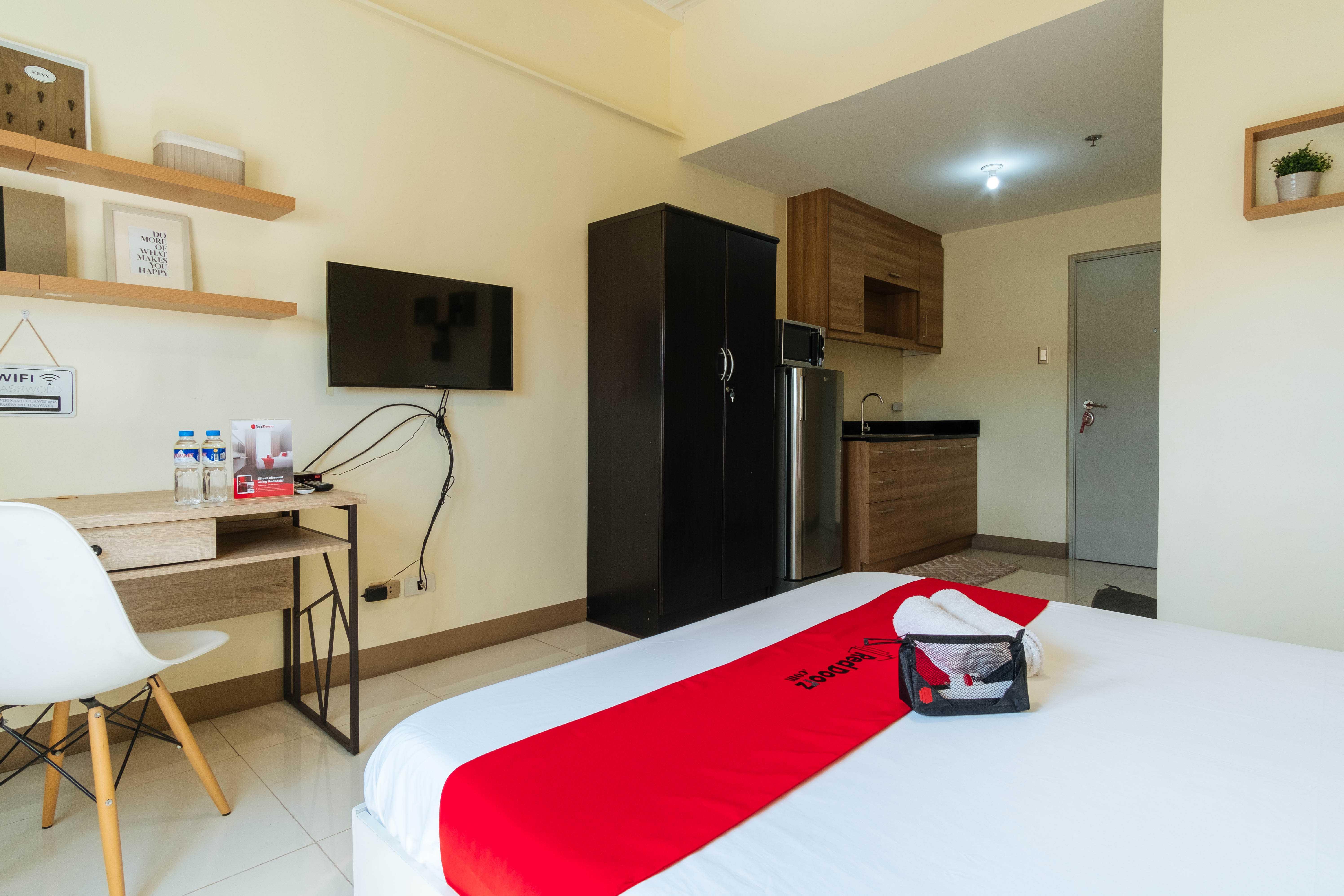 Reddoorz Plus @ Kamuning Quezon City Exterior photo
